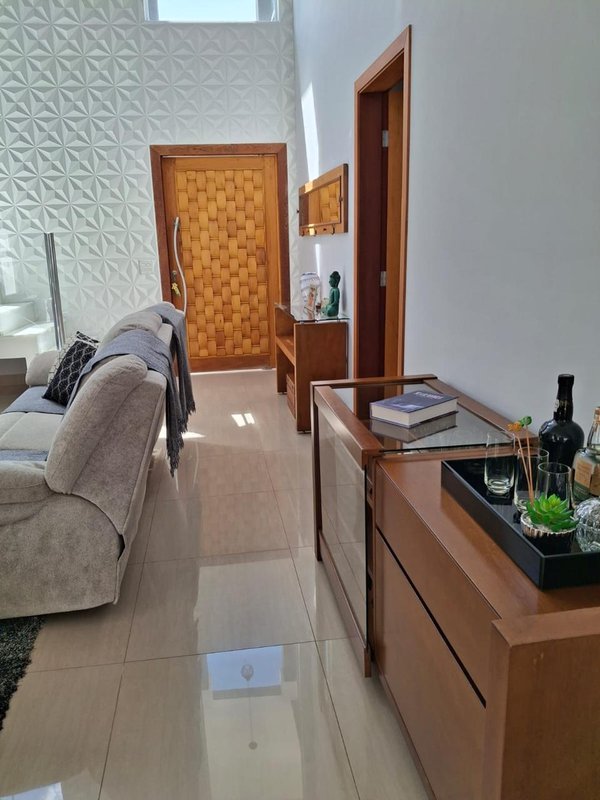 Casa à venda em condomínio alto padrão Rua Sabiá Santana de Parnaíba - 