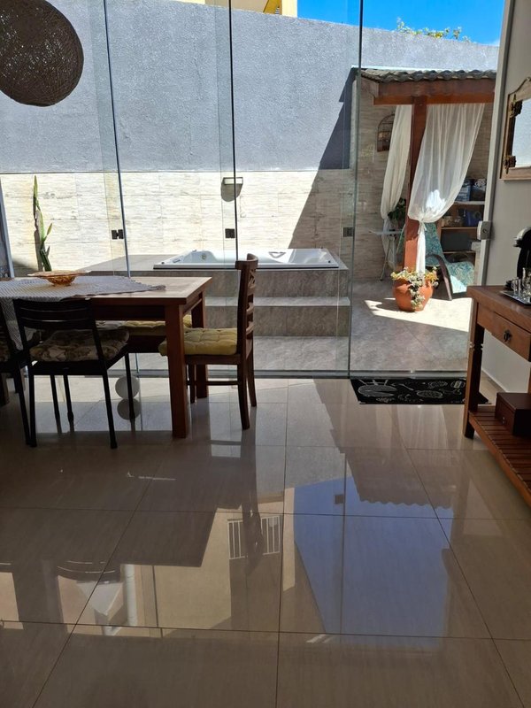 Casa à venda em condomínio alto padrão Rua Sabiá Santana de Parnaíba - 