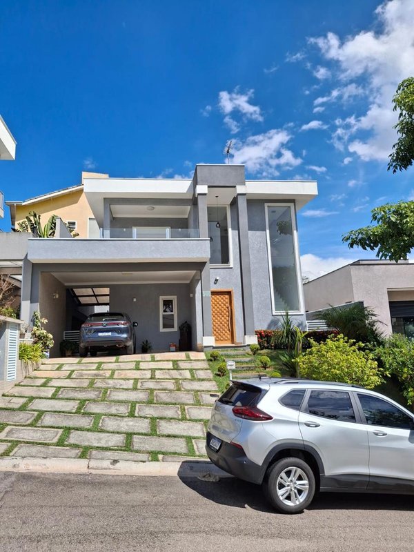 Casa à venda em condomínio alto padrão Rua Sabiá Santana de Parnaíba - 