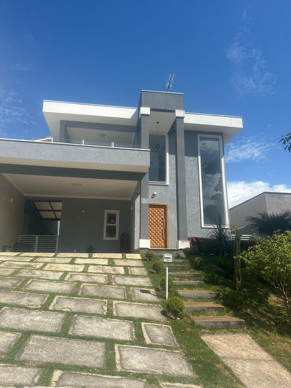 Casa à venda em condomínio alto padrão Rua Sabiá Santana de Parnaíba - 