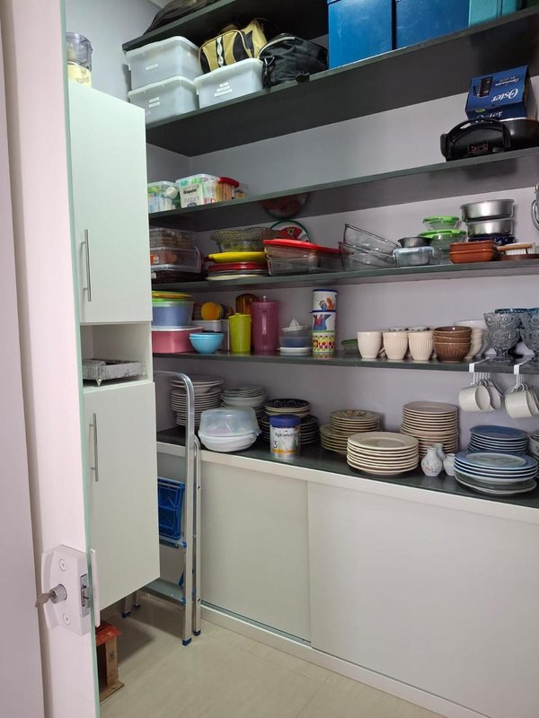 Casa à venda em condomínio alto padrão Rua Sabiá Santana de Parnaíba - 