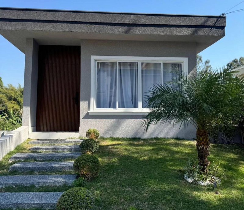 Casa à venda com 4 quartos em condomínio luxo Rua Sabiá Santana de Parnaíba - 