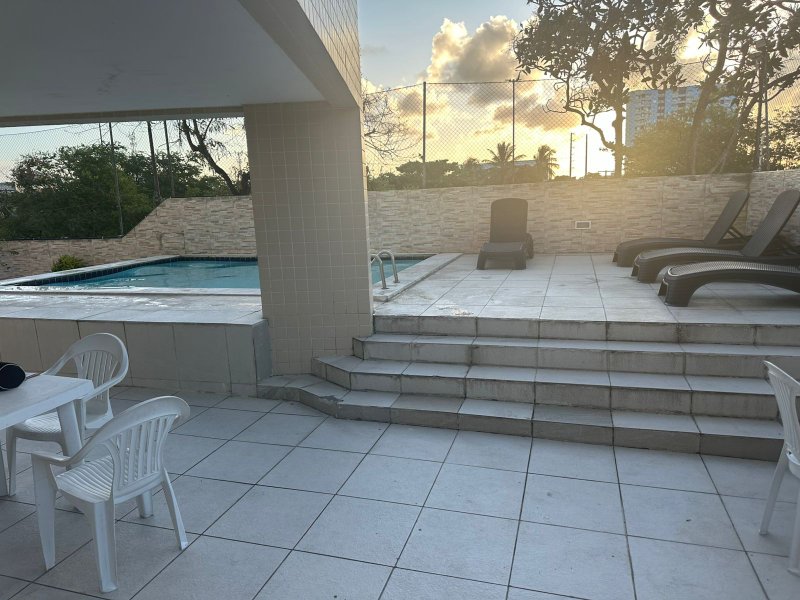 Apartamento à venda com 3 quartos sendo uma suíte, 93m² área útil por R$ 610.000,00 Rua Sansão Ribeiro Recife - 