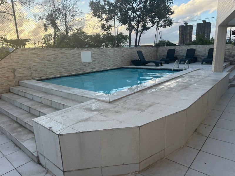 Apartamento à venda com 3 quartos sendo uma suíte, 93m² área útil por R$ 610.000,00 Rua Sansão Ribeiro Recife - 