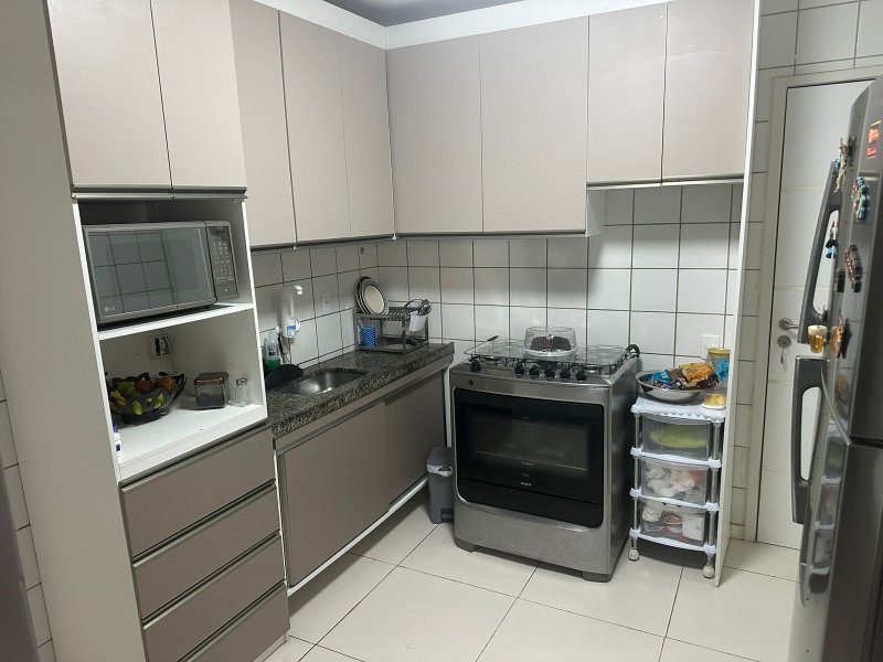 Apartamento à venda com 3 quartos sendo uma suíte, 93m² área útil por R$ 610.000,00 Rua Sansão Ribeiro Recife - 