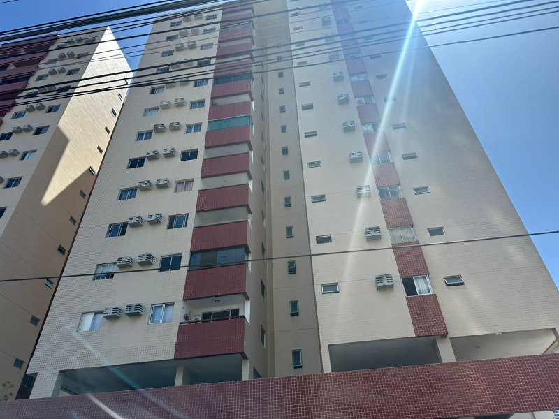 Apartamento à venda com 3 quartos sendo uma suíte, 93m² área útil por R$ 610.000,00 Rua Sansão Ribeiro Recife - 