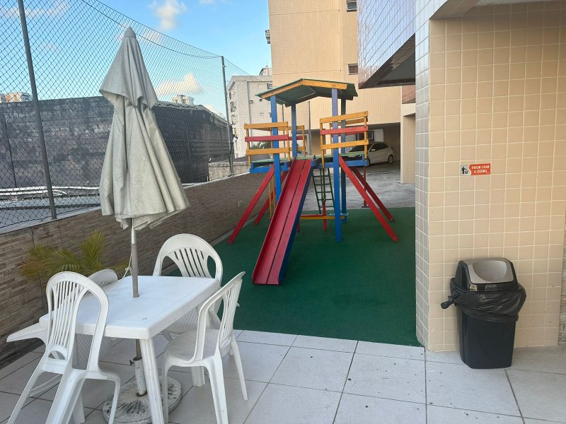 Apartamento à venda com 3 quartos sendo uma suíte, 93m² área útil por R$ 610.000,00 Rua Sansão Ribeiro Recife - 