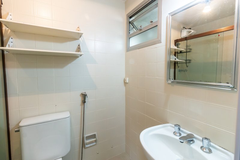 ALUGA-SE APARTAMENTO 95M2 - 3 QUARTOS - 1 VAGA Rua Edson São Paulo - 