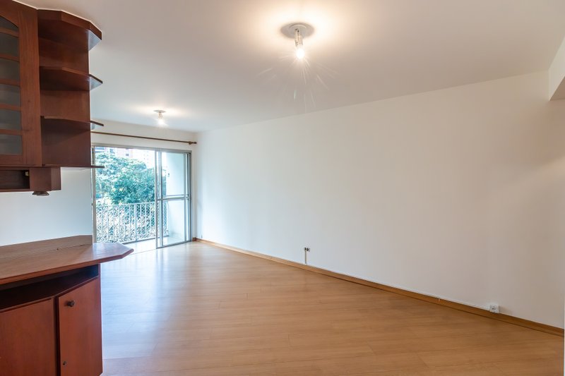 ALUGA-SE APARTAMENTO 95M2 - 3 QUARTOS - 1 VAGA Rua Edson São Paulo - 