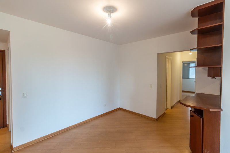 ALUGA-SE APARTAMENTO 95M2 - 3 QUARTOS - 1 VAGA Rua Edson São Paulo - 