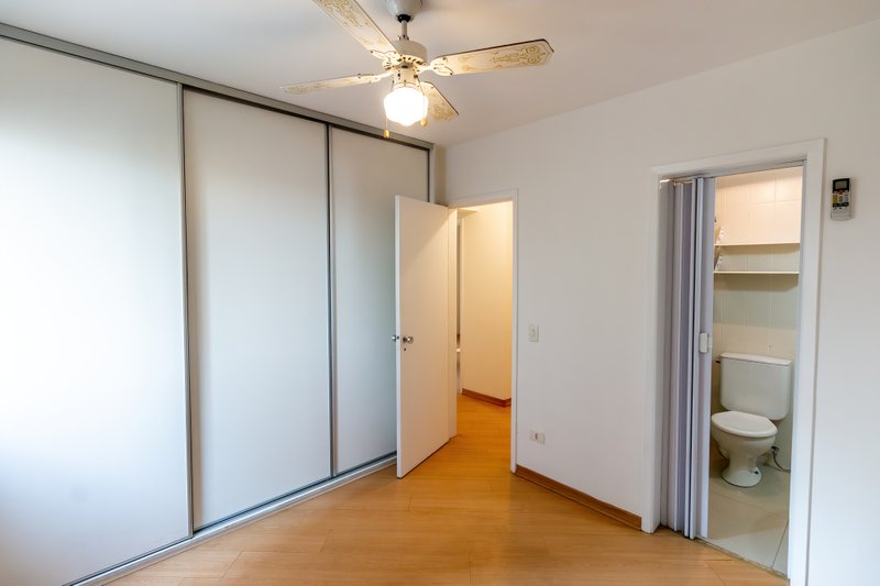 ALUGA-SE APARTAMENTO 95M2 - 3 QUARTOS - 1 VAGA Rua Edson São Paulo - 