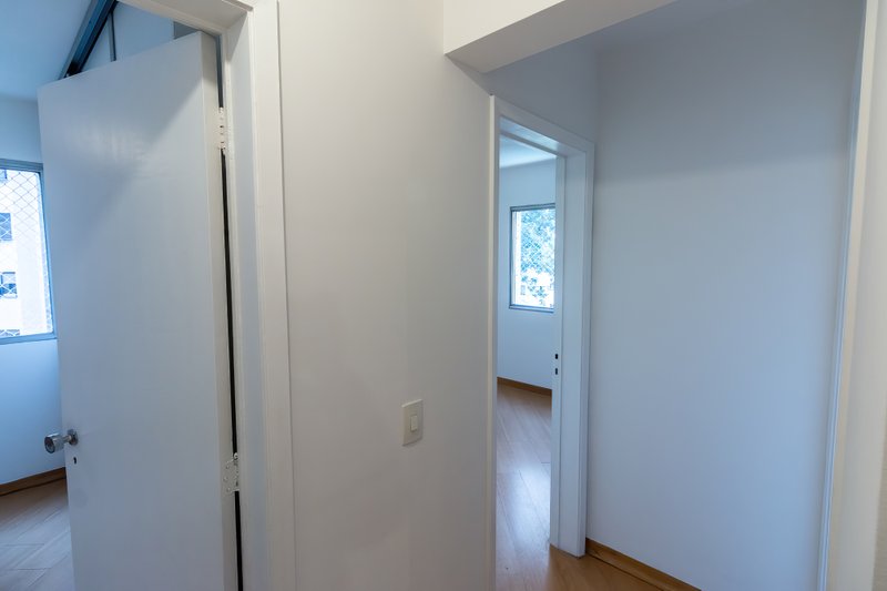 ALUGA-SE APARTAMENTO 95M2 - 3 QUARTOS - 1 VAGA Rua Edson São Paulo - 