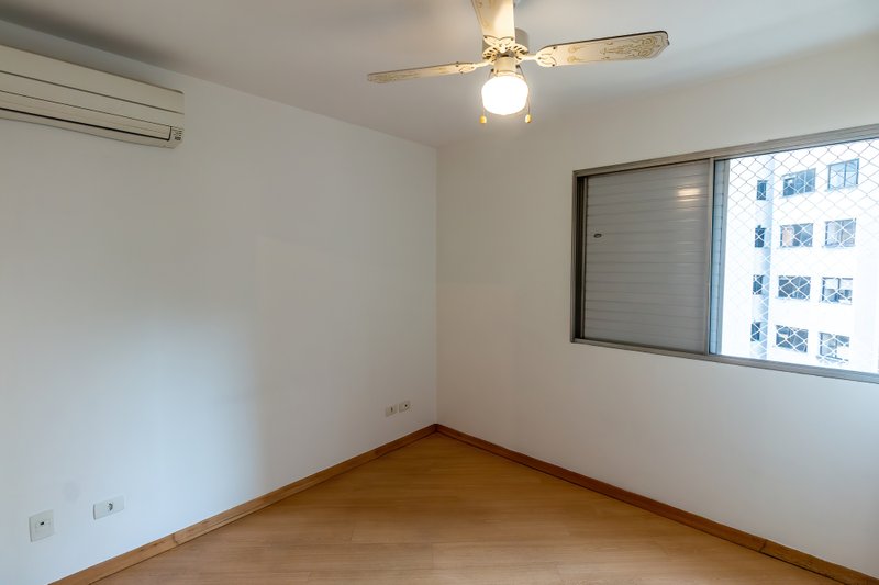 ALUGA-SE APARTAMENTO 95M2 - 3 QUARTOS - 1 VAGA Rua Edson São Paulo - 