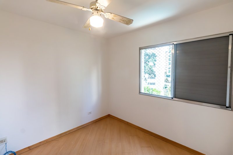 ALUGA-SE APARTAMENTO 95M2 - 3 QUARTOS - 1 VAGA Rua Edson São Paulo - 