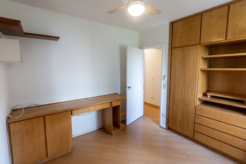 ALUGA-SE APARTAMENTO 95M2 - 3 QUARTOS - 1 VAGA Rua Edson São Paulo - 