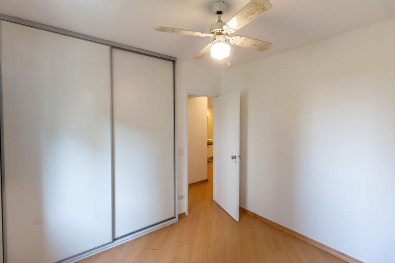 ALUGA-SE APARTAMENTO 95M2 - 3 QUARTOS - 1 VAGA Rua Edson São Paulo - 