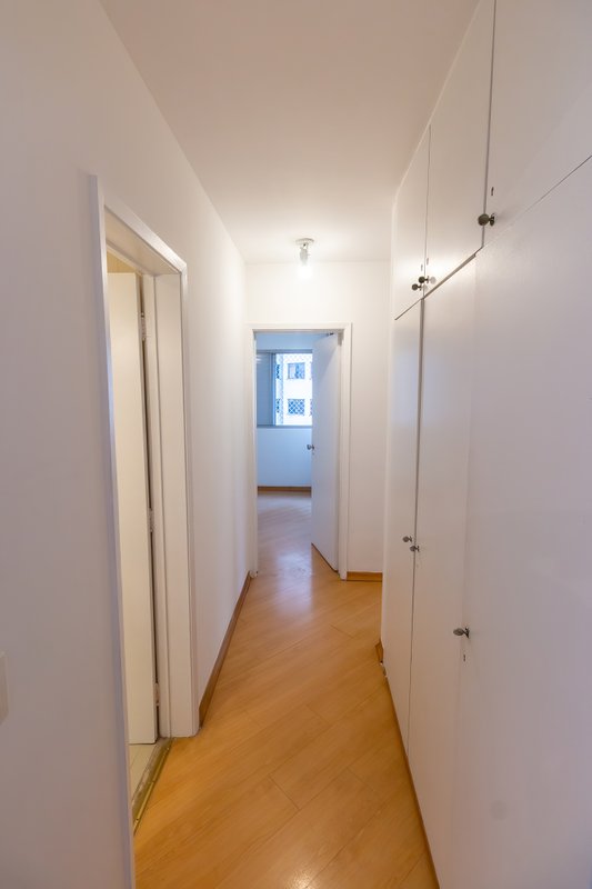 ALUGA-SE APARTAMENTO 95M2 - 3 QUARTOS - 1 VAGA Rua Edson São Paulo - 