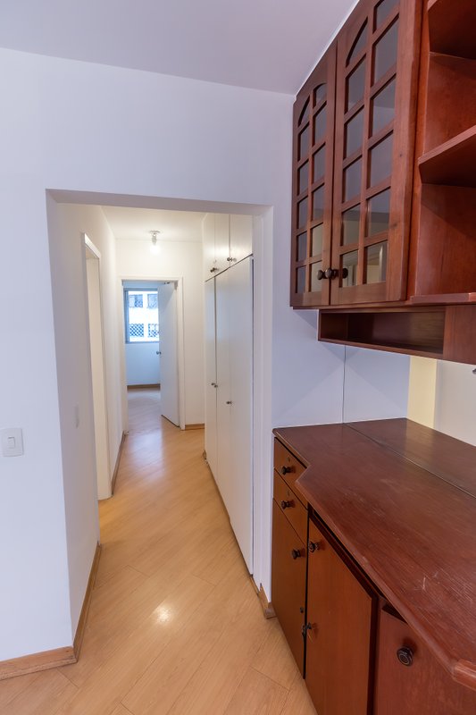ALUGA-SE APARTAMENTO 95M2 - 3 QUARTOS - 1 VAGA Rua Edson São Paulo - 