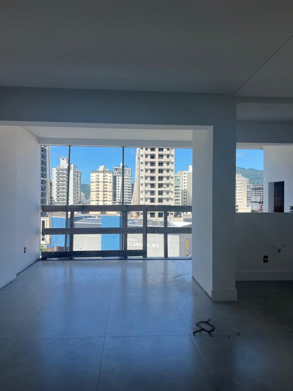 Residencial Villa Del Fiume, com vaga para Jetski e vista panorâmica do Rio Perequê - Itapema - 
