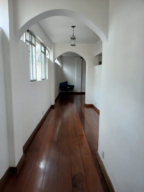 APARTAMENTO 3 QUARTOS SUÍTES AMPLO DEPENDÊNCIA ELEVADOR GARAGEM À VENDA NA BARRA! Rua Oito de Dezembro Salvador - 