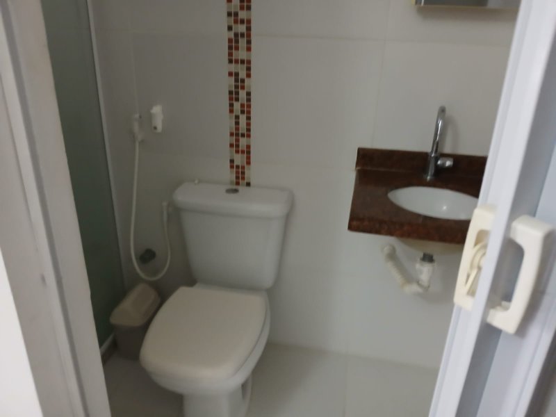 APARTAMENTO 3 QUARTOS SUÍTES AMPLO DEPENDÊNCIA ELEVADOR GARAGEM À VENDA NA BARRA! Rua Oito de Dezembro Salvador - 