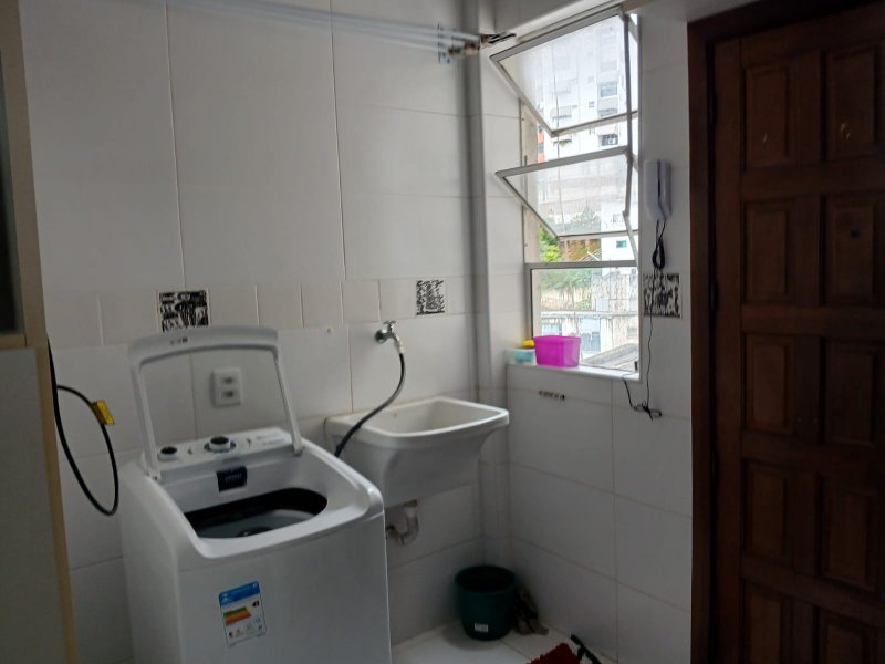 APARTAMENTO 3 QUARTOS SUÍTES AMPLO DEPENDÊNCIA ELEVADOR GARAGEM À VENDA NA BARRA! Rua Oito de Dezembro Salvador - 