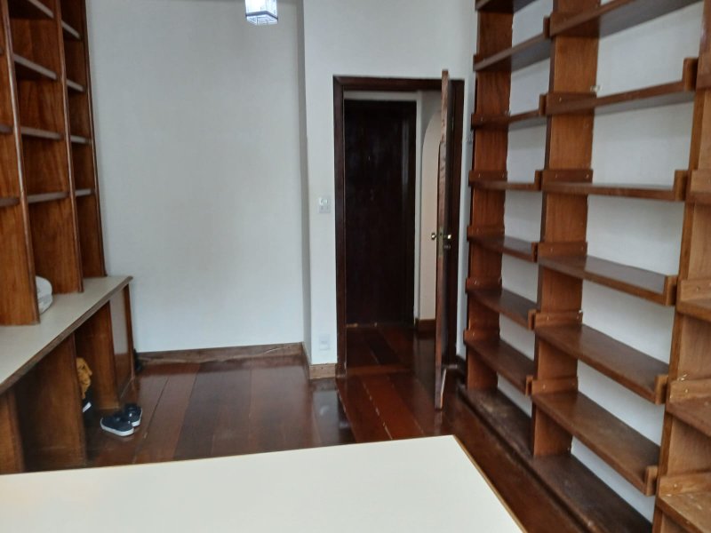 APARTAMENTO 3 QUARTOS SUÍTES AMPLO DEPENDÊNCIA ELEVADOR GARAGEM À VENDA NA BARRA! Rua Oito de Dezembro Salvador - 