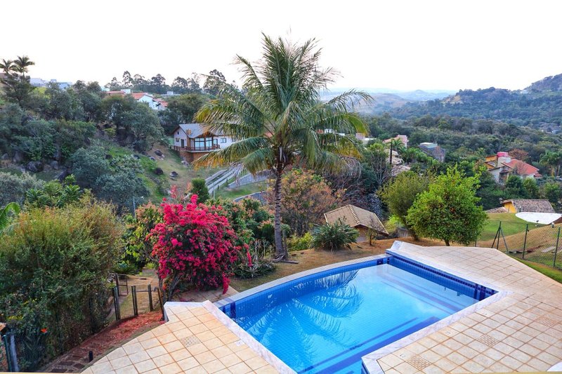 🏡 Casa Maravilhosa à Venda e para Locação em Condomínio Clube – Valinhos/SP - Valinhos - 
