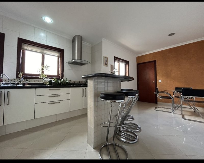 🏡 Casa Maravilhosa à Venda e para Locação em Condomínio Clube – Valinhos/SP - Valinhos - 