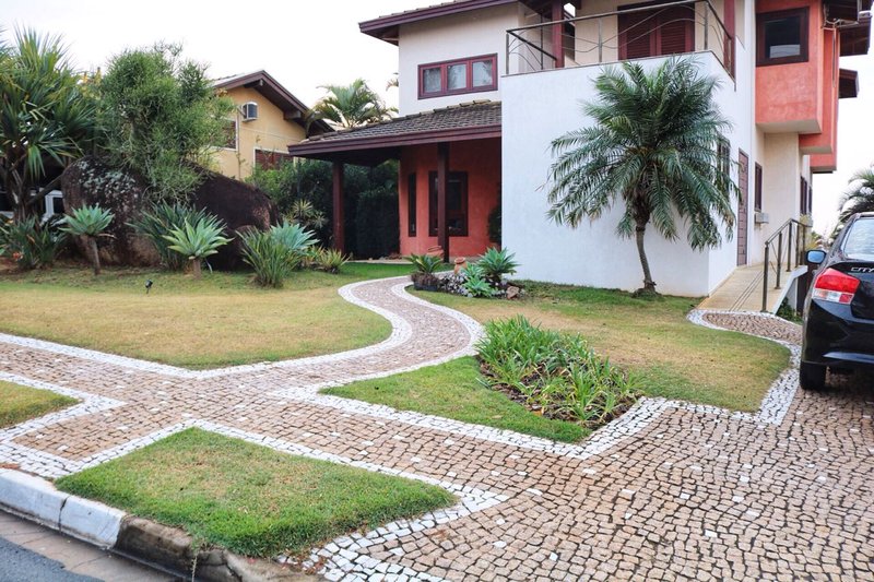 🏡 Casa Maravilhosa à Venda e para Locação em Condomínio Clube – Valinhos/SP - Valinhos - 