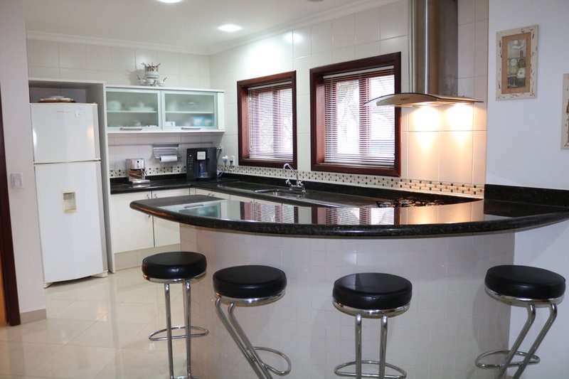 🏡 Casa Maravilhosa à Venda e para Locação em Condomínio Clube – Valinhos/SP - Valinhos - 