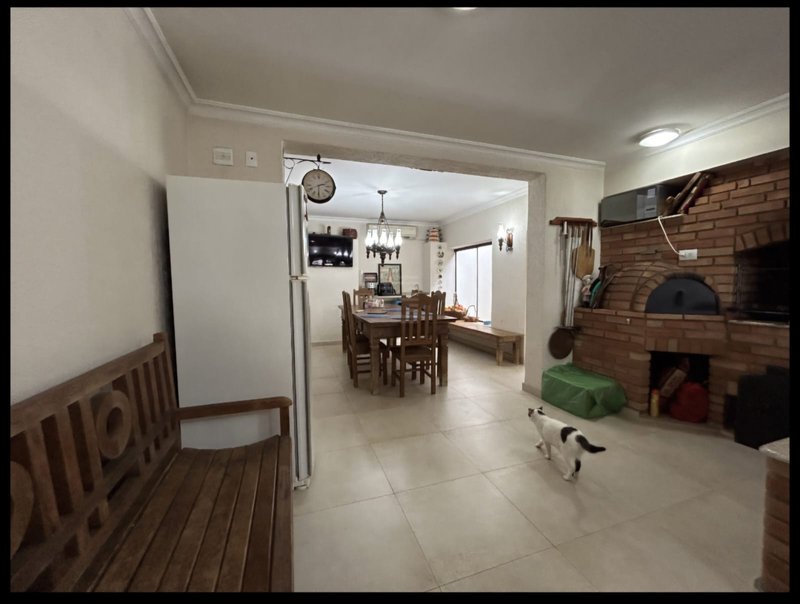 🏡 Casa Maravilhosa à Venda e para Locação em Condomínio Clube – Valinhos/SP - Valinhos - 