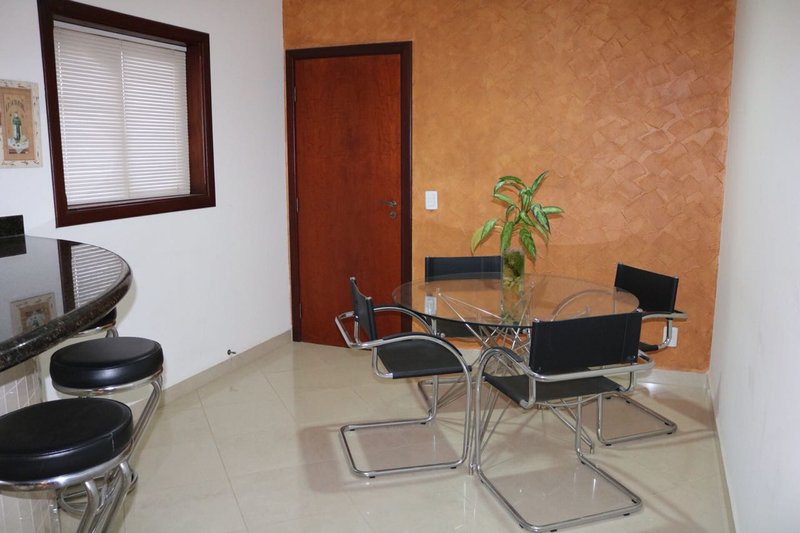 🏡 Casa Maravilhosa à Venda e para Locação em Condomínio Clube – Valinhos/SP - Valinhos - 
