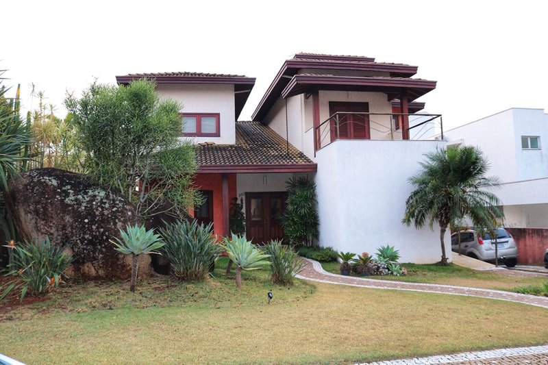 🏡 Casa Maravilhosa à Venda e para Locação em Condomínio Clube – Valinhos/SP - Valinhos - 
