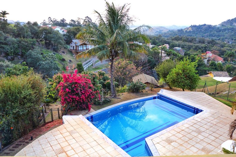 🏡 Casa Maravilhosa à Venda e para Locação em Condomínio Clube – Valinhos/SP - Valinhos - 