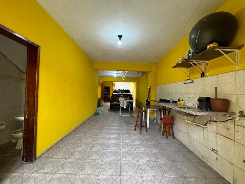 Sobrado 4 dormitórios sendo 1 suíte + 6 vagas de garagem - Guarulhos - 