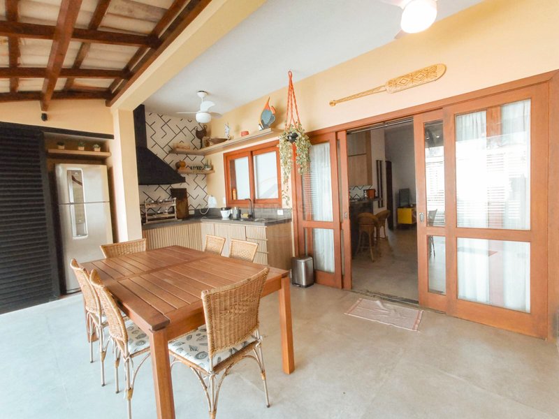 Casa em Condomínio na Praia de Juquehy - À VENDA - São Sebastião - 