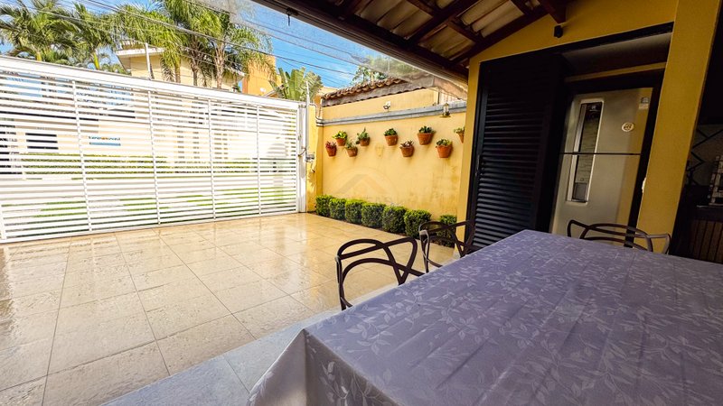 Casa em Condomínio na Praia de Juquehy - À VENDA - São Sebastião - 
