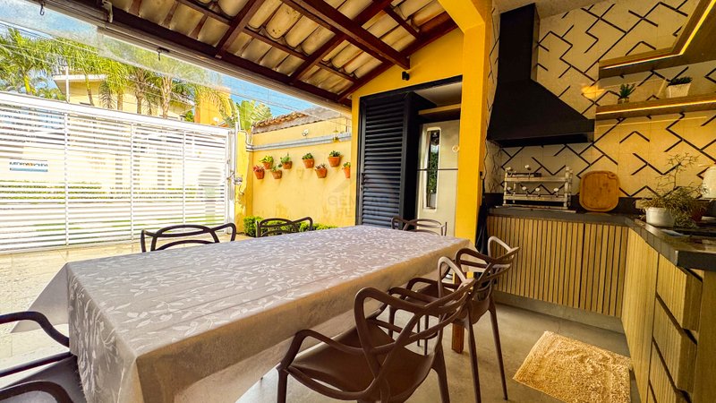 Casa em Condomínio na Praia de Juquehy - À VENDA - São Sebastião - 