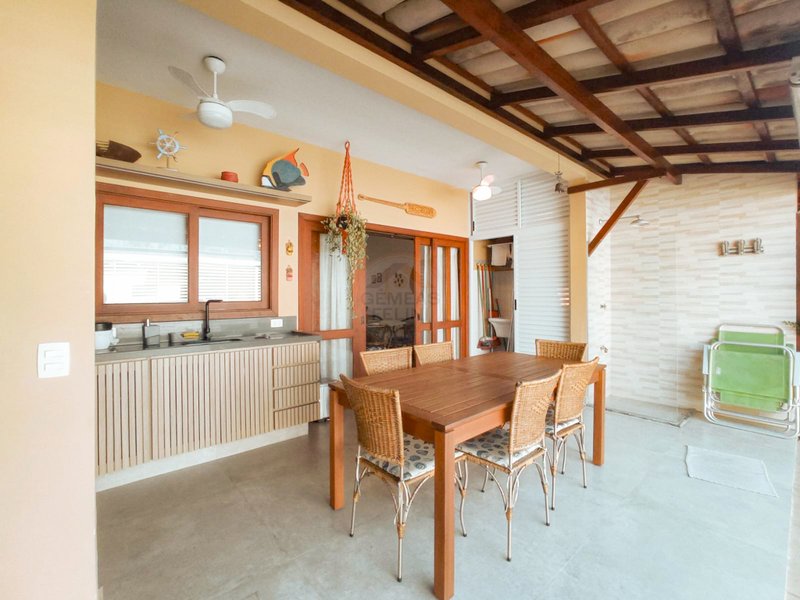 Casa em Condomínio na Praia de Juquehy - À VENDA - São Sebastião - 