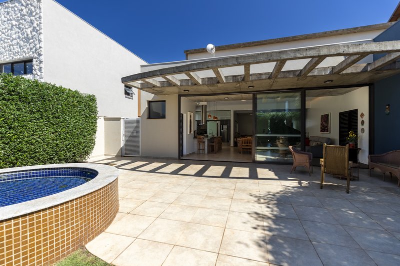 Casa à Venda Condomínio Siena, 346,52m², 5 Suítes, Bonfim Paulista/Ribeirão Preto-SP Rua Jornalista Rubens Volpe Filho Ribeirão Preto - 