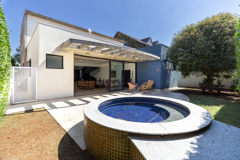 Casa à Venda Condomínio Siena, 346,52m², 5 Suítes, Bonfim Paulista/Ribeirão Preto-SP Rua Jornalista Rubens Volpe Filho Ribeirão Preto - 