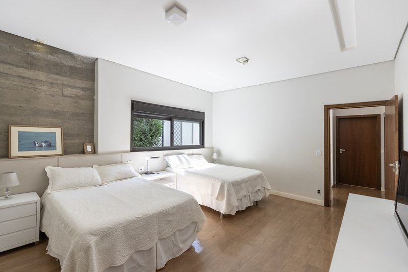 Casa à Venda Condomínio Siena, 346,52m², 5 Suítes, Bonfim Paulista/Ribeirão Preto-SP Rua Jornalista Rubens Volpe Filho Ribeirão Preto - 