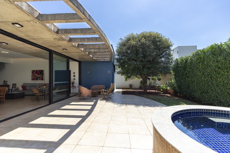 Casa à Venda Condomínio Siena, 346,52m², 5 Suítes, Bonfim Paulista/Ribeirão Preto-SP Rua Jornalista Rubens Volpe Filho Ribeirão Preto - 