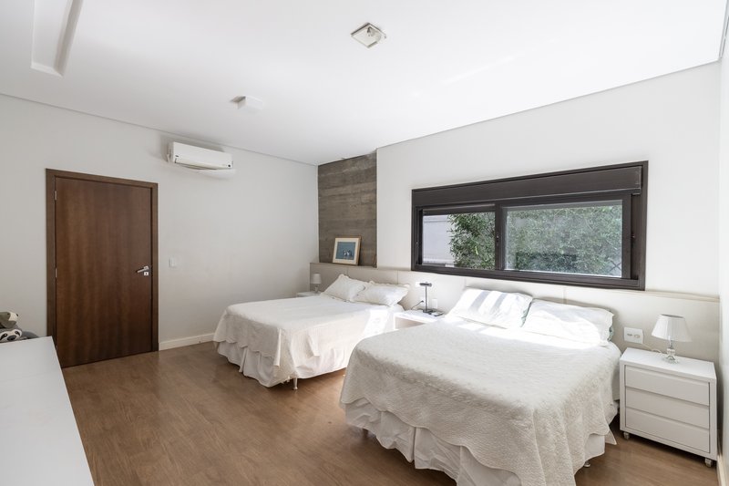 Casa à Venda Condomínio Siena, 346,52m², 5 Suítes, Bonfim Paulista/Ribeirão Preto-SP Rua Jornalista Rubens Volpe Filho Ribeirão Preto - 