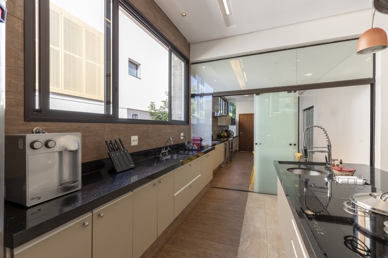 Casa à Venda Condomínio Siena, 346,52m², 5 Suítes, Bonfim Paulista/Ribeirão Preto-SP Rua Jornalista Rubens Volpe Filho Ribeirão Preto - 