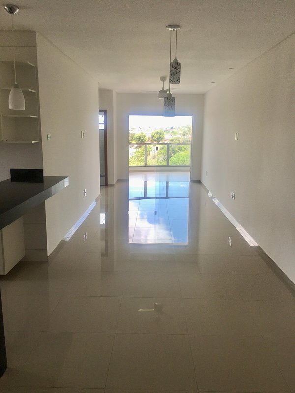 Apartamento de fino acabamento com varanda e garagem em Eunápolis Rua Otávio Mangabeira  Eunápolis - 