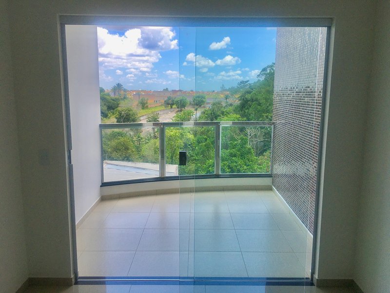 Apartamento de fino acabamento com varanda e garagem em Eunápolis Rua Otávio Mangabeira  Eunápolis - 