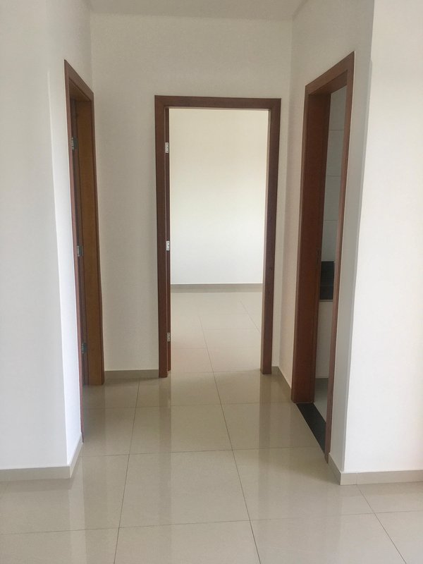 Apartamento de fino acabamento com varanda e garagem em Eunápolis Rua Otávio Mangabeira  Eunápolis - 