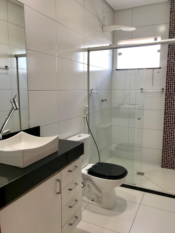 Apartamento de fino acabamento com varanda e garagem em Eunápolis Rua Otávio Mangabeira  Eunápolis - 